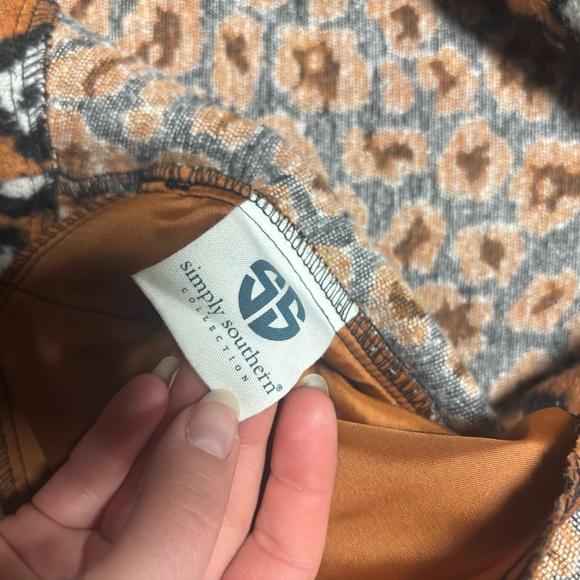 Simply Southern Leopard Printed Button Up Shacket size Small - Picture 9 of 9